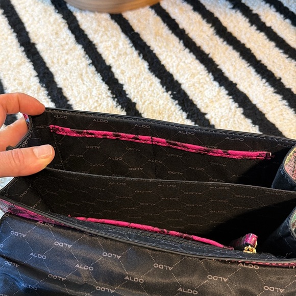 Aldo Crossbody Leather Snake Skin Purse - Picture 13 of 14